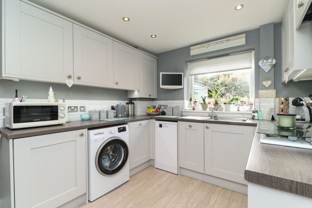 Property photo 3 of 18 Picture 3