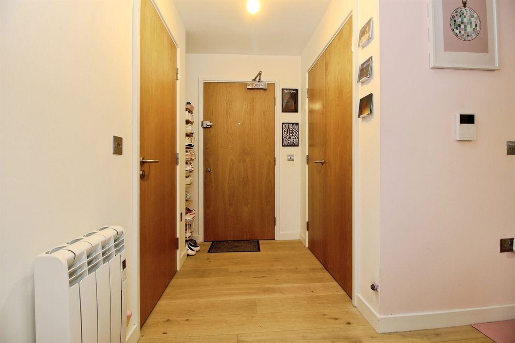 Property photo 3 of 21