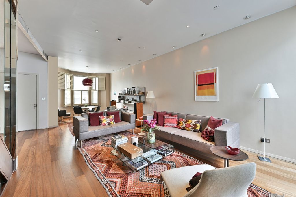 Property photo 3 of 24 Picture No. 02