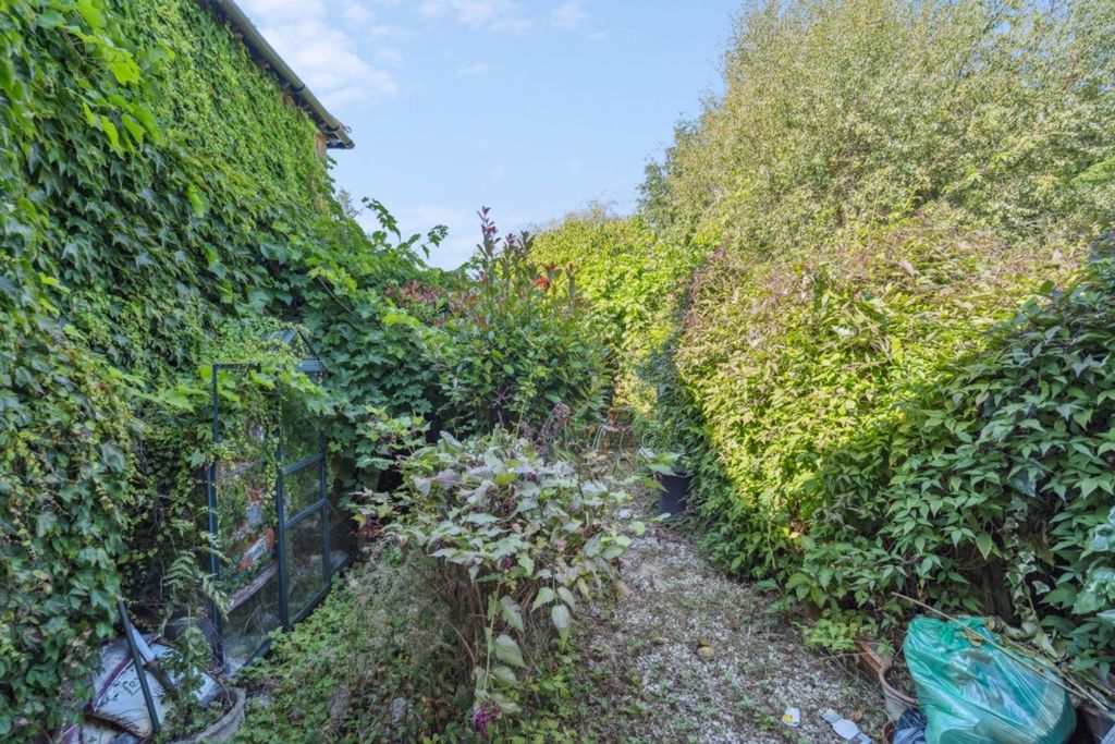 Property photo 3 of 6