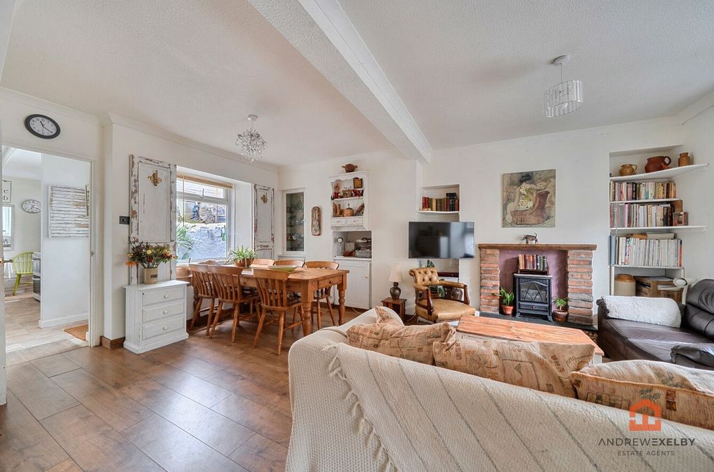 Property photo 3 of 13