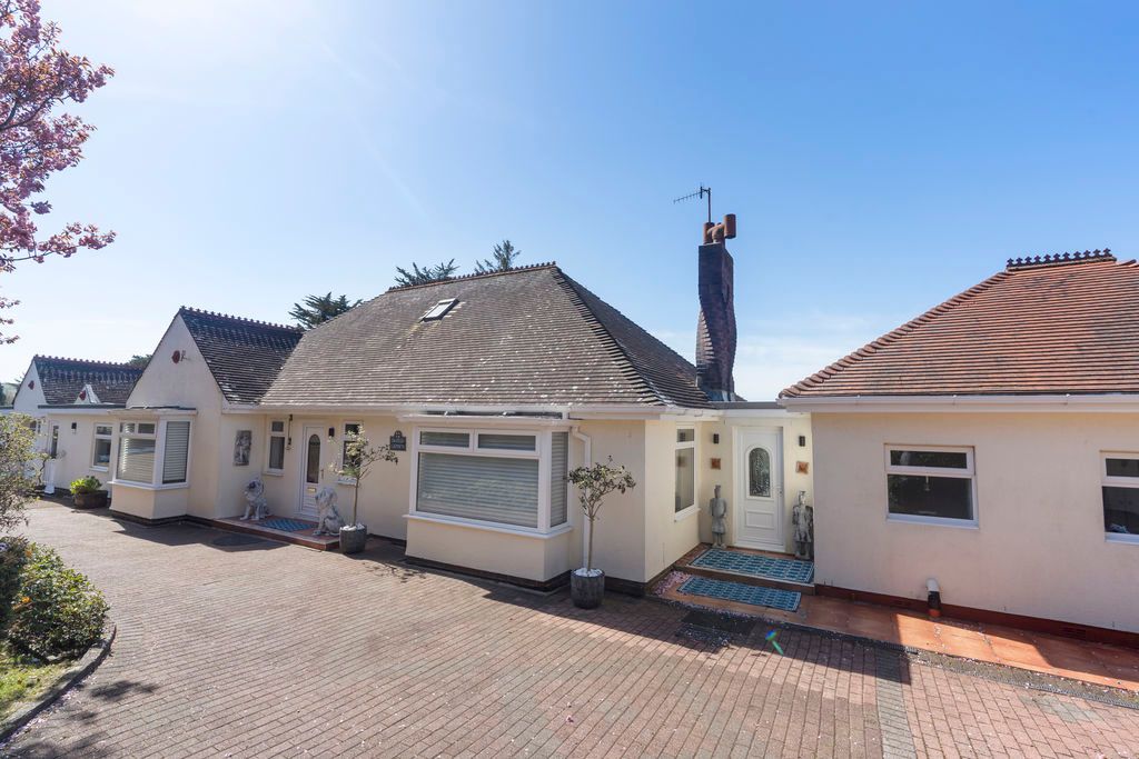 Property photo 2 of 51 Twisted Chimneys