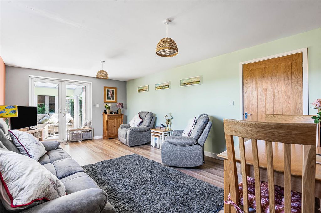 Property photo 3 of 19 4_86866.Jpg
