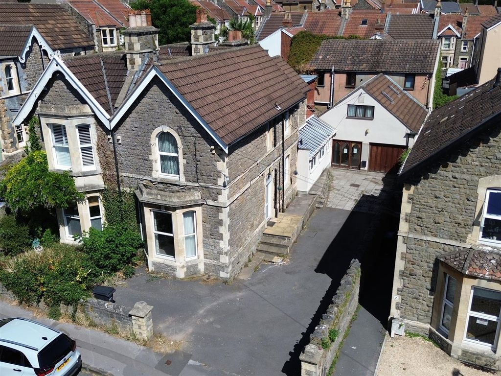 Property photo 1 of 21 1 - Period House With A Two Storey Commercial Prem