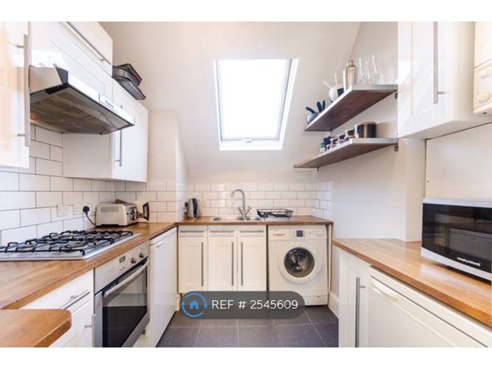 Property photo 3 of 8 Kitchen