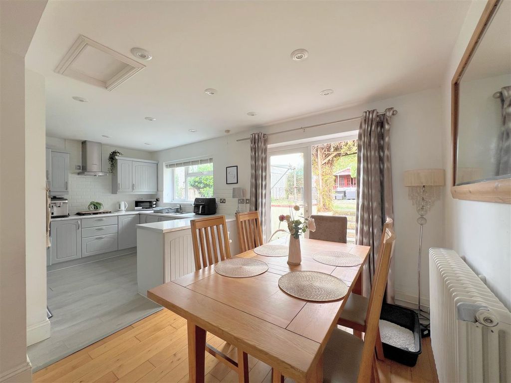 Property photo 3 of 34 Dining Area