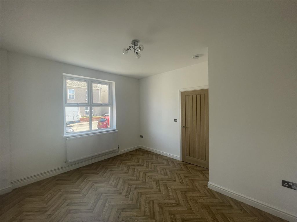 Property photo 2 of 11 Img_3639.Jpeg