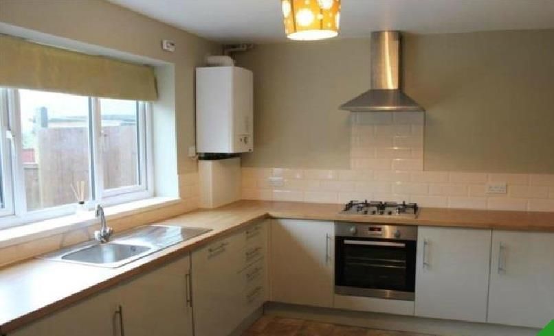 Property photo 2 of 7 Kitchen.Jpg