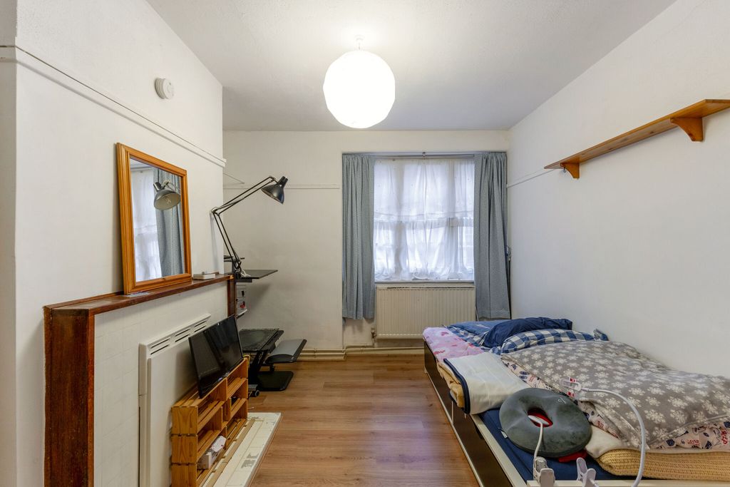 Property photo 3 of 5