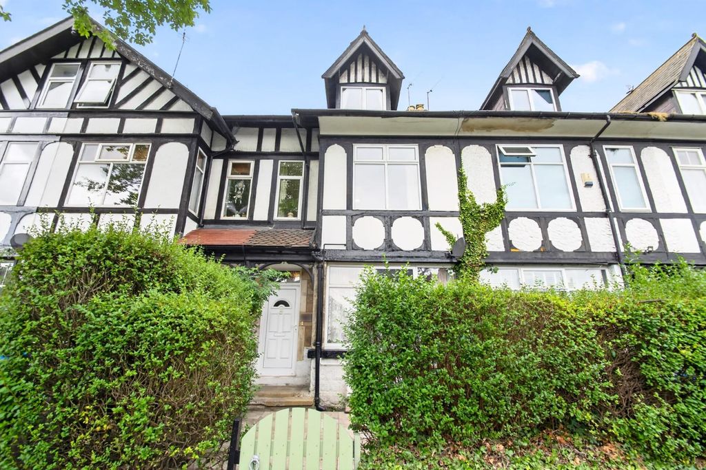 Property photo 1 of 15 Flat2-121Skiptonroad-30.Jpg