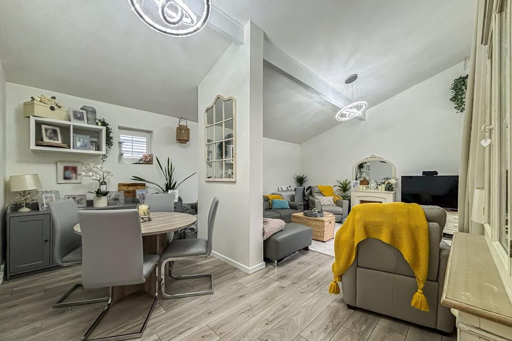 Property photo 2 of 22 Lounge/Diner