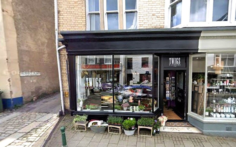 Property photo 1 of 4