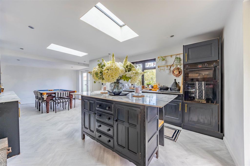 Property photo 2 of 46 Kitchen/Diner
