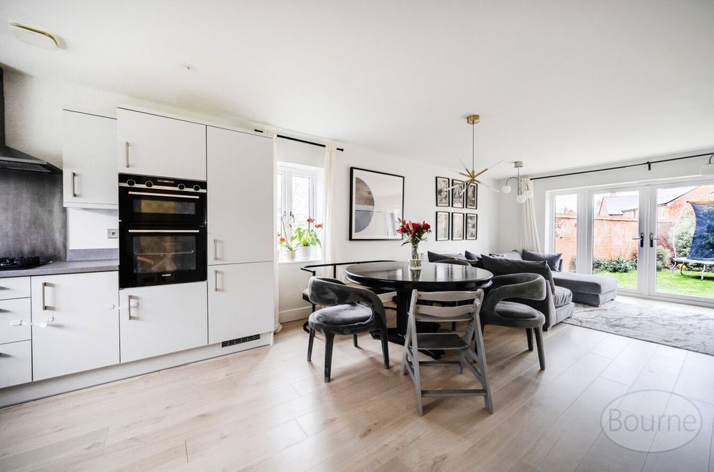 Property photo 2 of 25 Picture No. 27