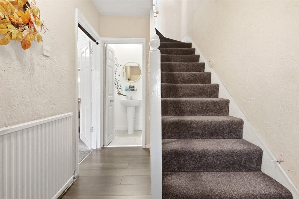 Additional image 13 of 2 bed detached house to rentJoan Road, Dagenham RM8