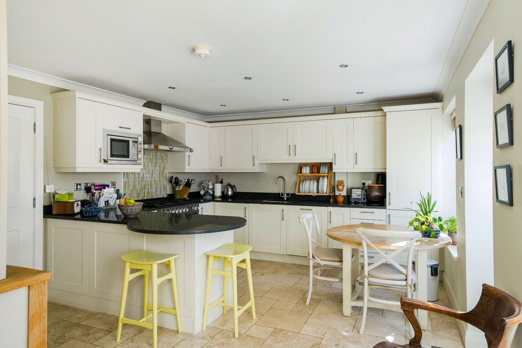 Property photo 3 of 14 Picture 3