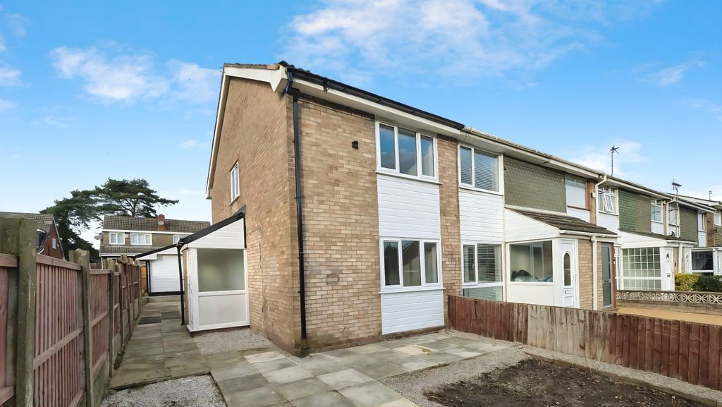 Property photo 1 of 12 External