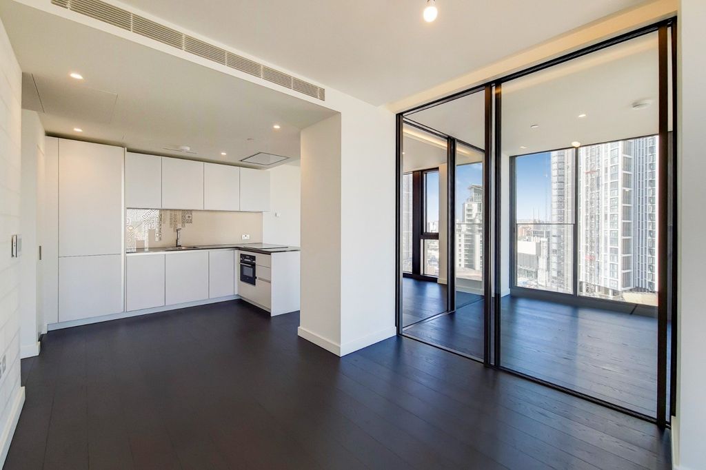 Property photo 1 of 18 Picture No. 01