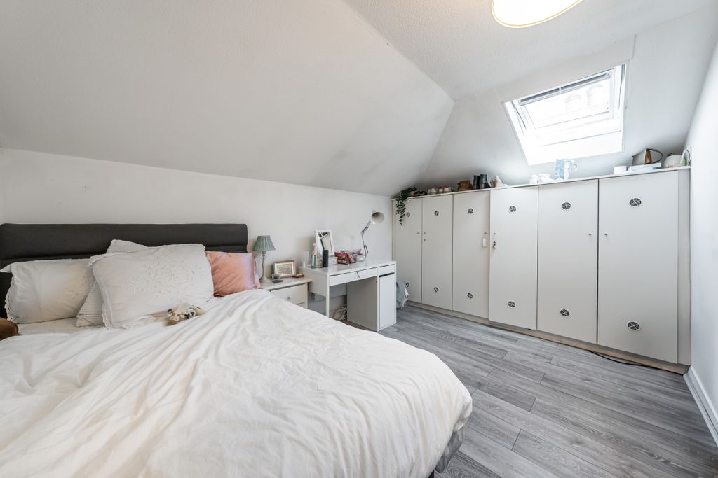 Property photo 3 of 16 Flat-8-42-Altenbu...