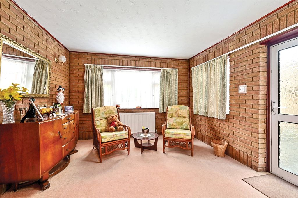 Property photo 3 of 12 Picture No. 02