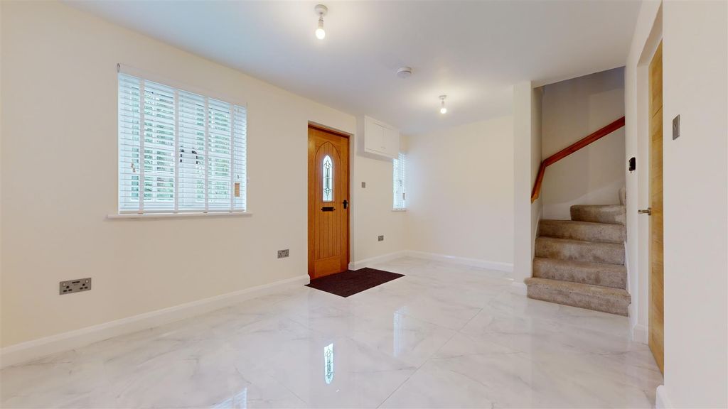 Property photo 3 of 16 Living Room