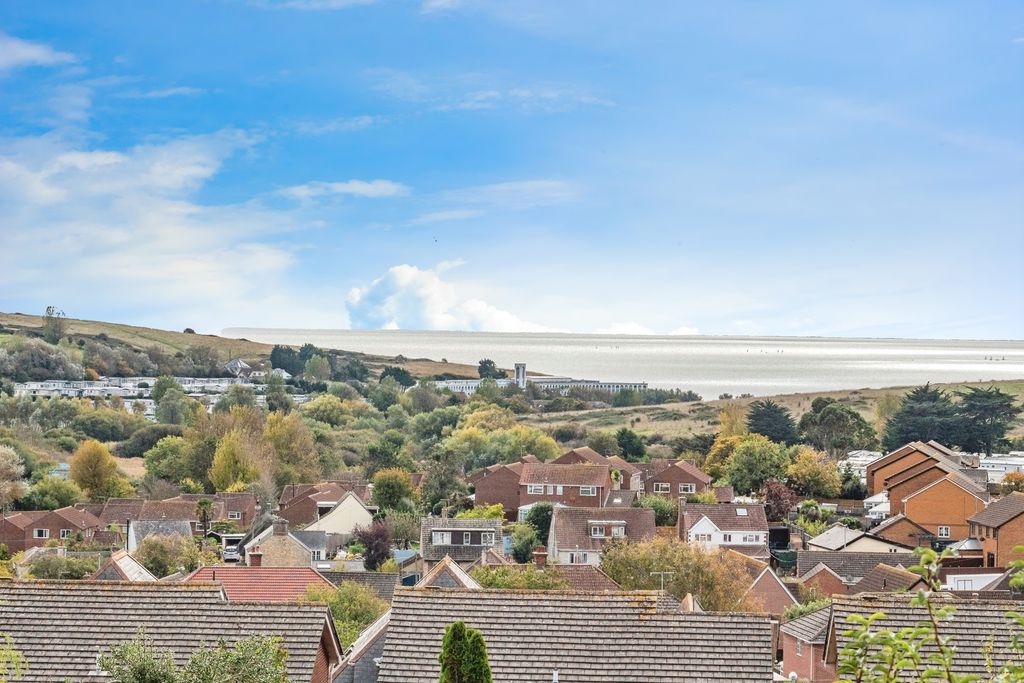 Property photo 3 of 21 Photo