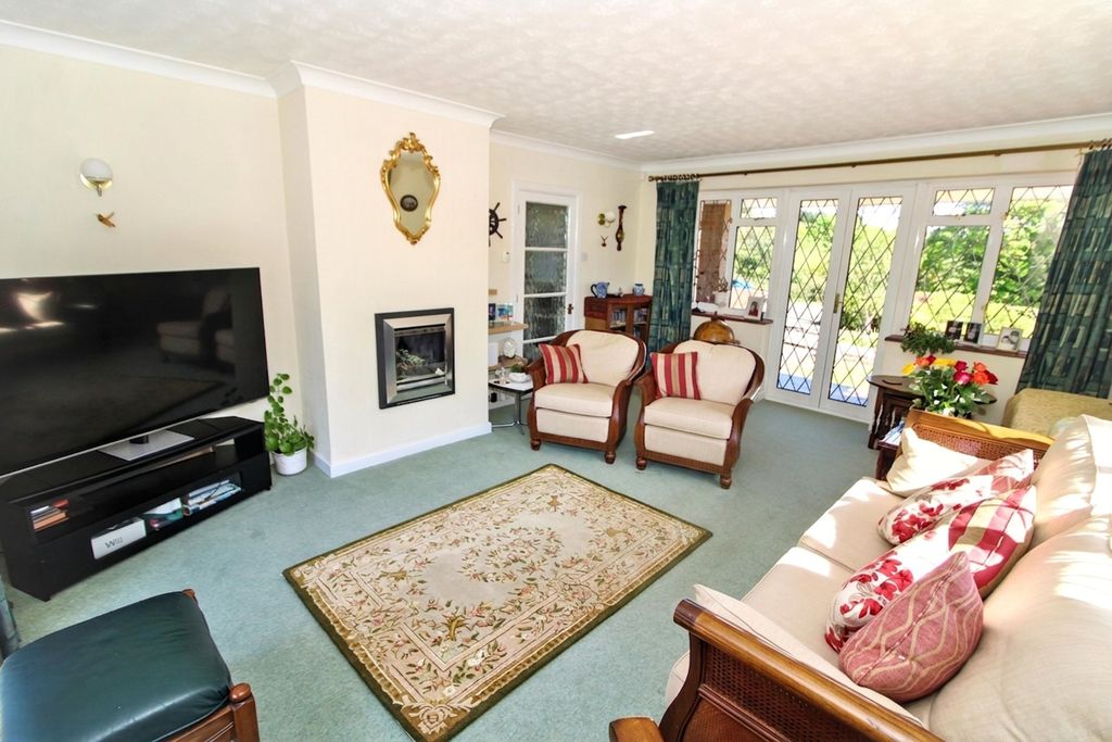 Property photo 2 of 19