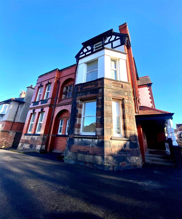 Property photo 1 of 8 Borough Road