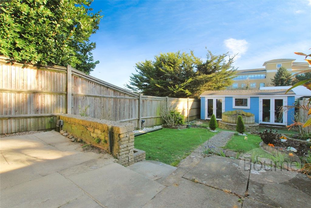 Property photo 2 of 7 Picture No. 14