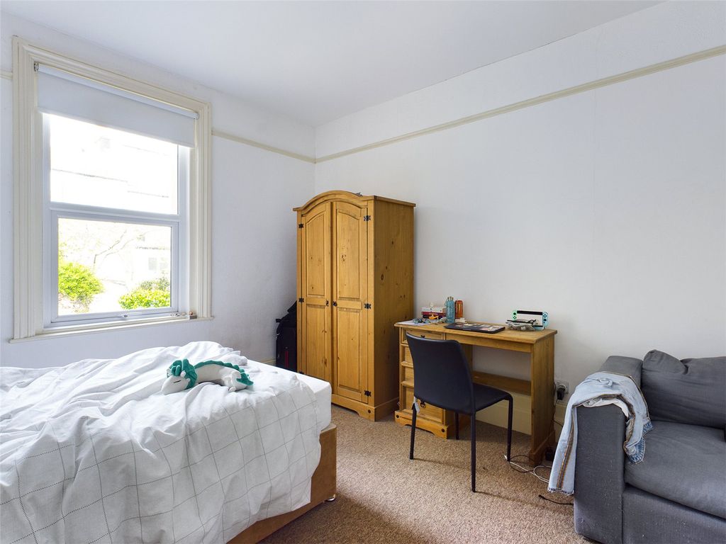 Property photo 3 of 11 Bedroom