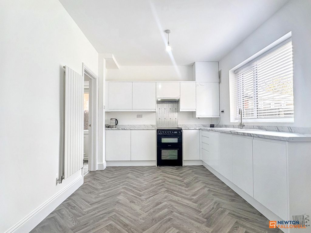 Property photo 3 of 25