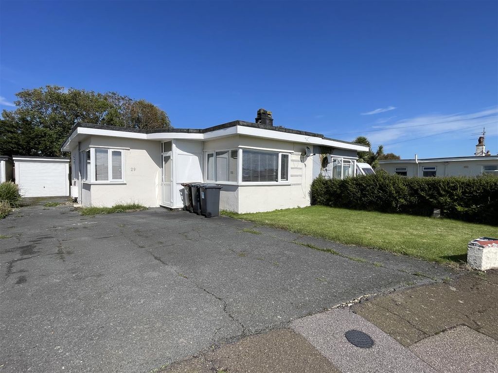 Property photo 1 of 10 Front