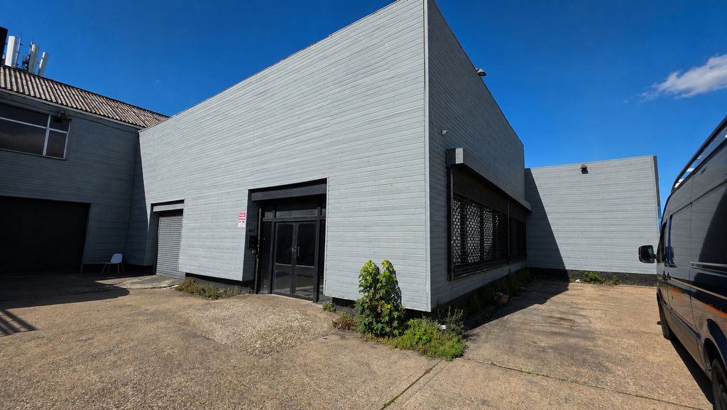 Property photo 1 of 12