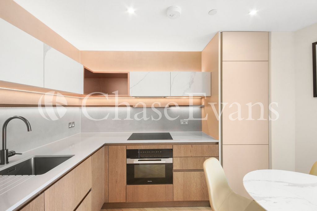 Property photo 2 of 25 Kitchen