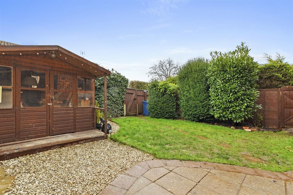 Property photo 3 of 11 Garden