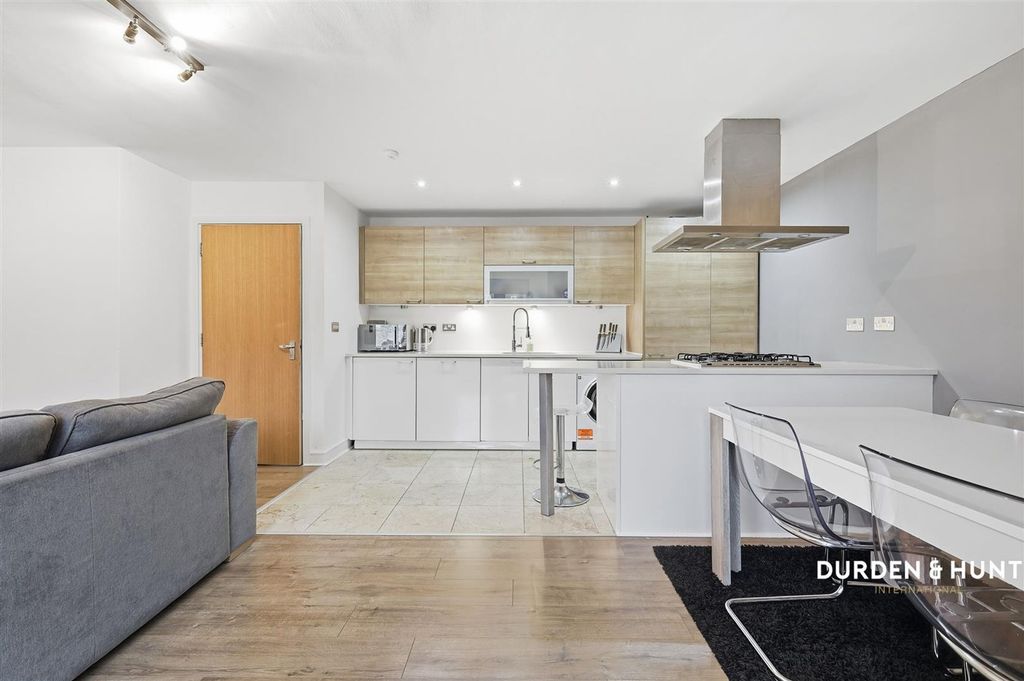 Property photo 3 of 11 Honeysuckle Court