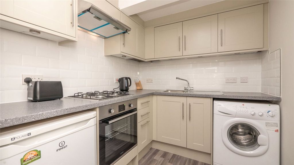 Property photo 2 of 10 Photo 2