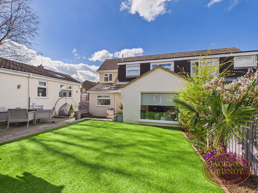 Property photo 2 of 29 Horsewell Court