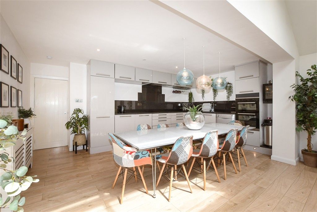 Property photo 3 of 12 Kitchen/Diner