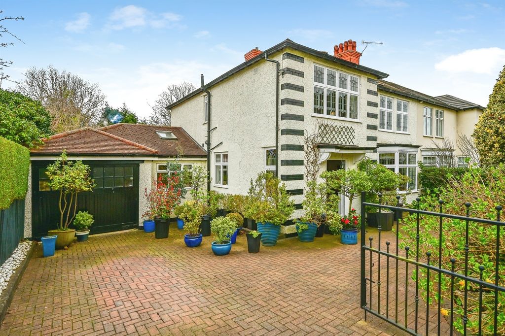 Property photo 1 of 20