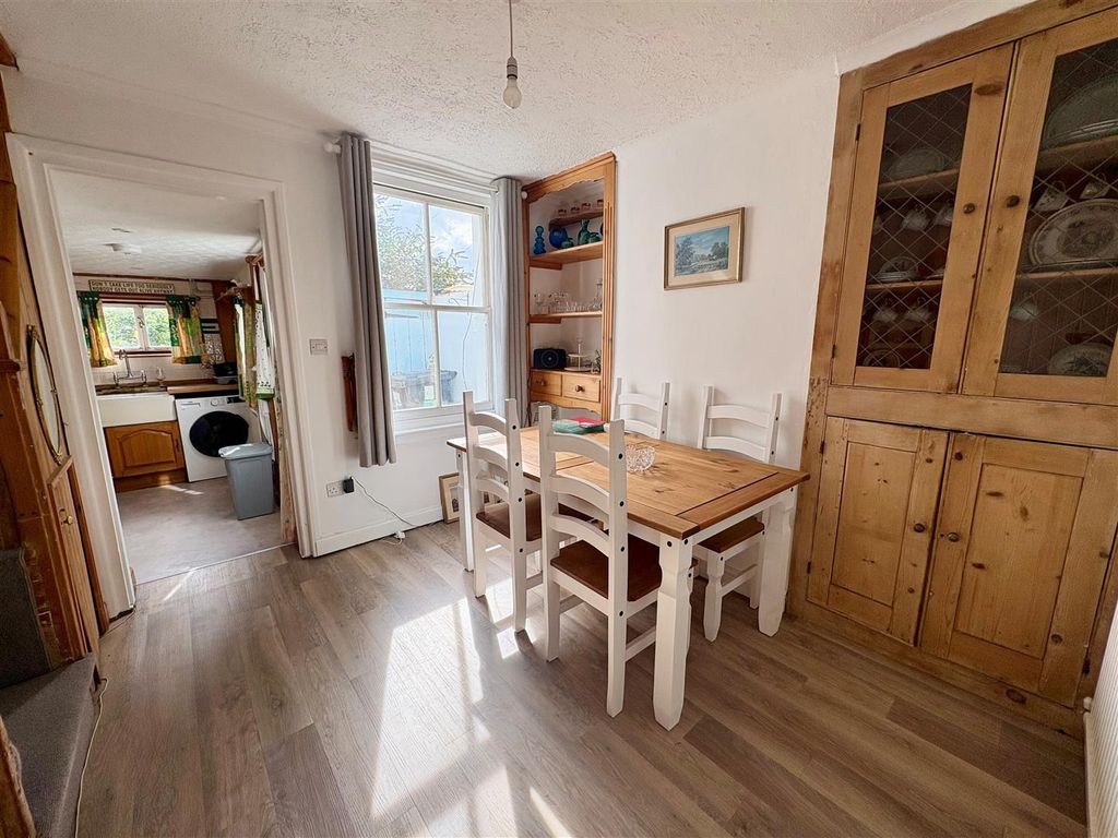 Property photo 2 of 9 7.Jpg