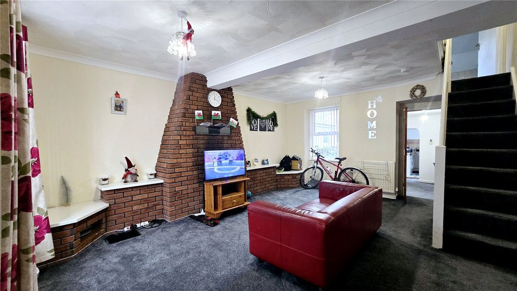 Property photo 3 of 9 Picture No. 10