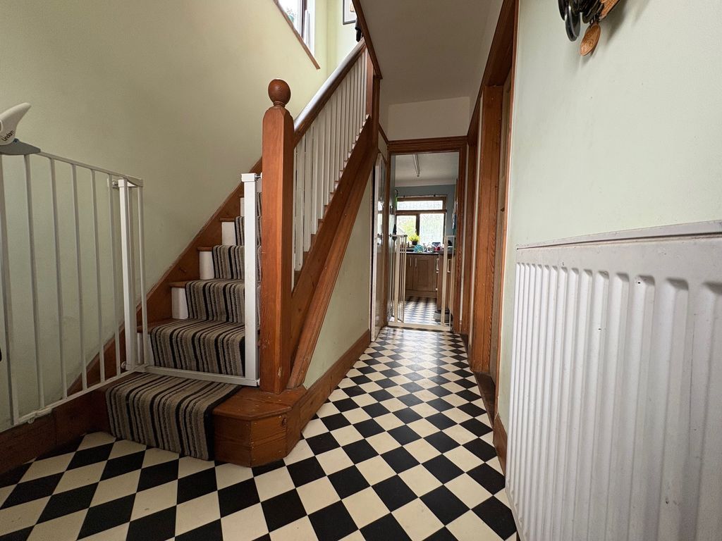 Property photo 2 of 22