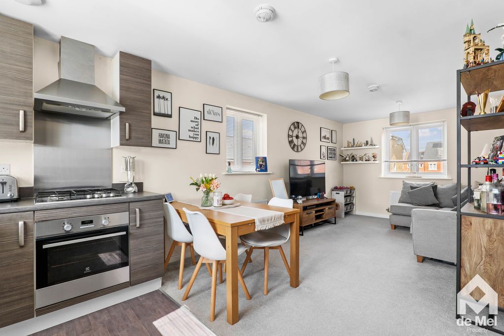 Property photo 2 of 7 Photo 4