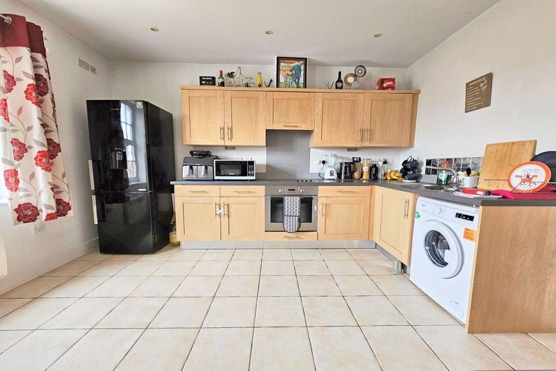 Property photo 3 of 7 Kitchen