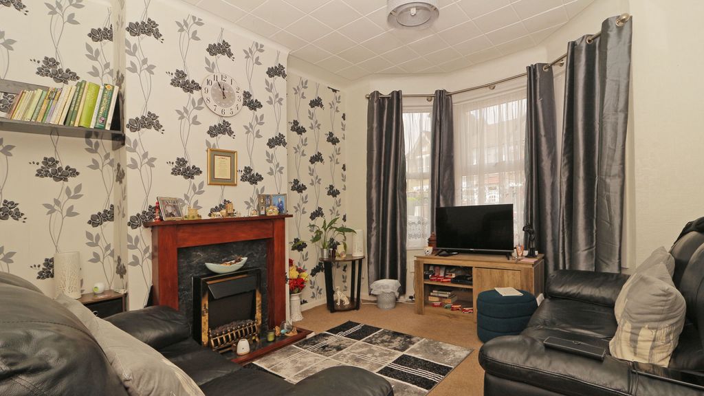 Property photo 2 of 16