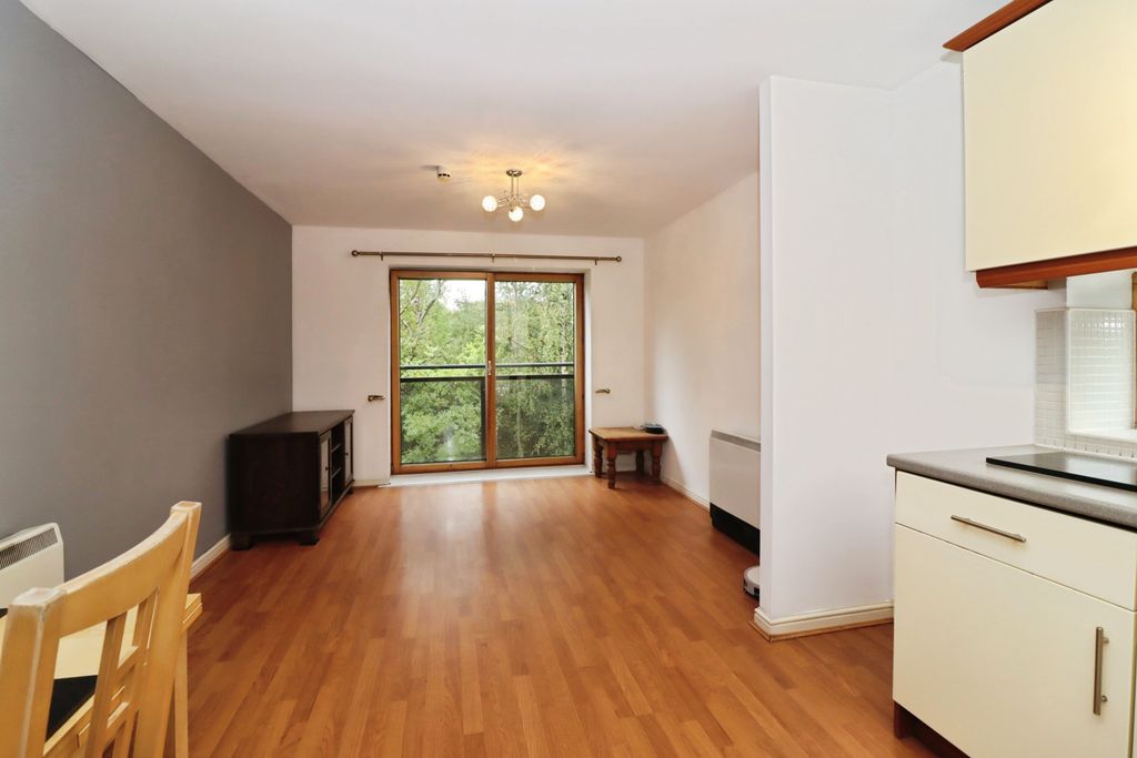 Property photo 3 of 12