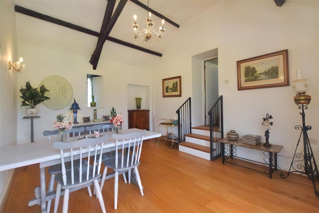 Property photo 3 of 74 Dining Room