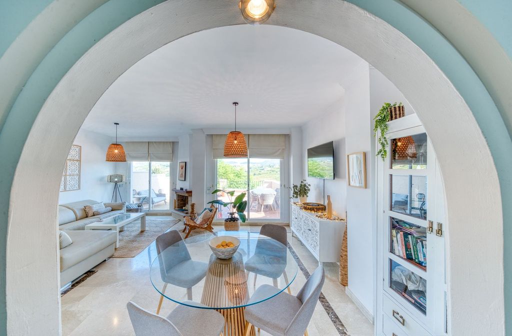 Property photo 3 of 43