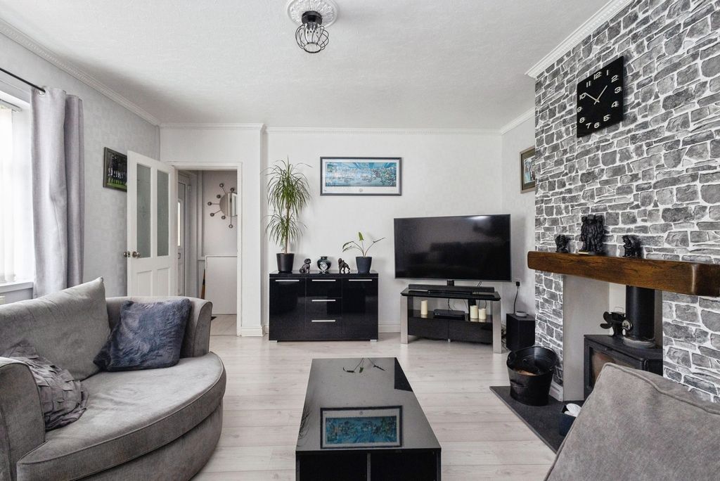 Property photo 3 of 17 Photo